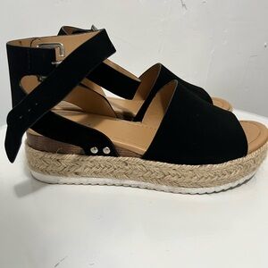 Soda platform sandals